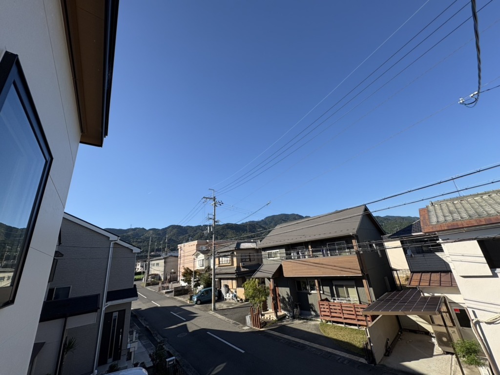 大津市際川の新築にお洒落なデザインアンテナ壁面工事