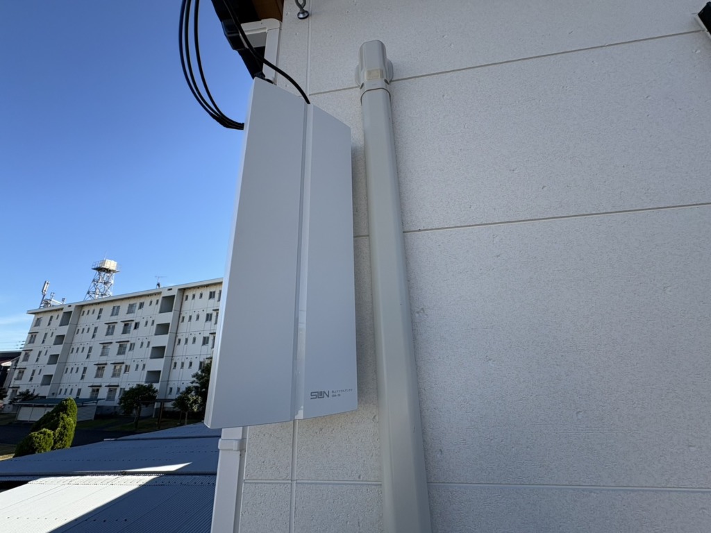 大津市際川の新築にお洒落なデザインアンテナ壁面工事