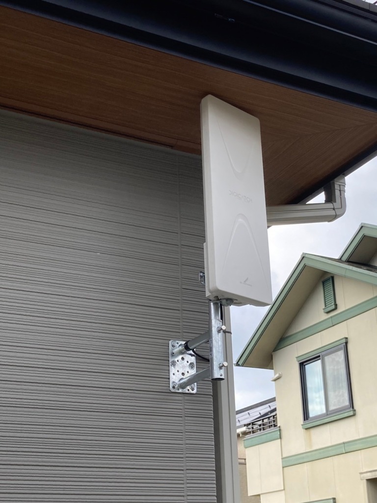 富士宮市上井出の平屋新築にお洒落なデザインアンテナ壁面工事