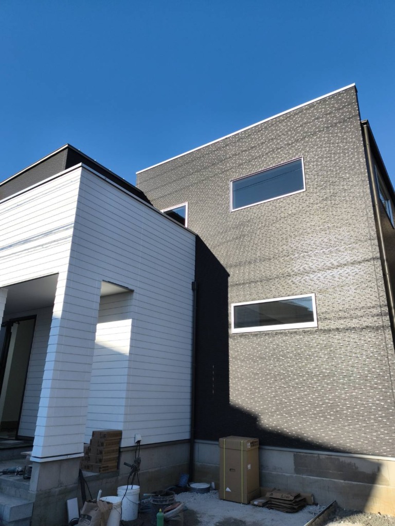 船橋市西習志野の新築にお洒落なデザインアンテナ壁面工事