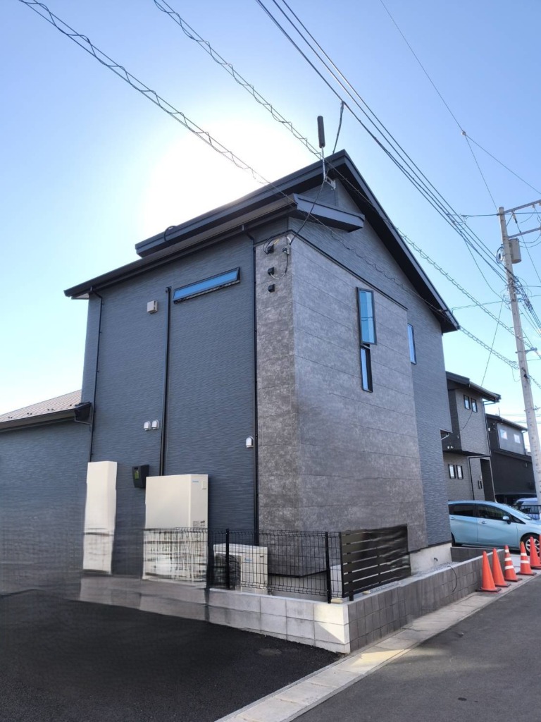 八街市八街の新築にスタイリッシュなユニコーンアンテナ工事