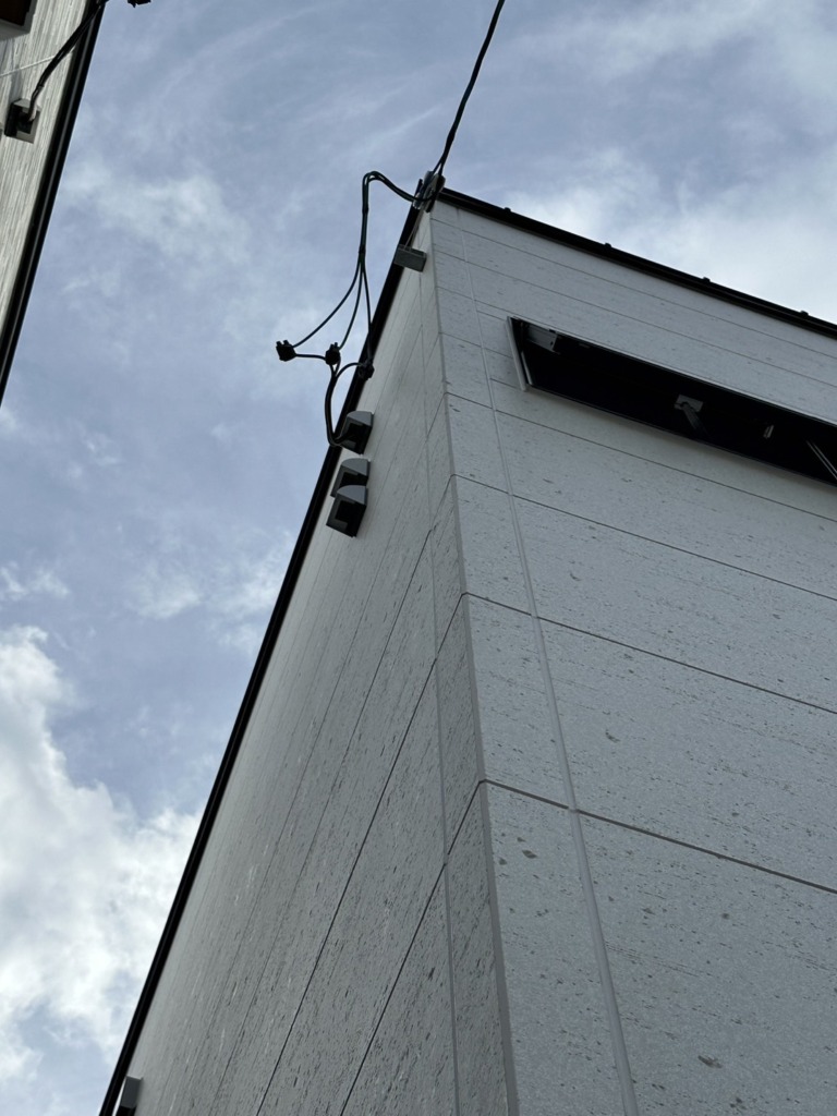 一宮市木曽川町黒田の光仕様の新築住宅でのユニコーンアンテナ工事