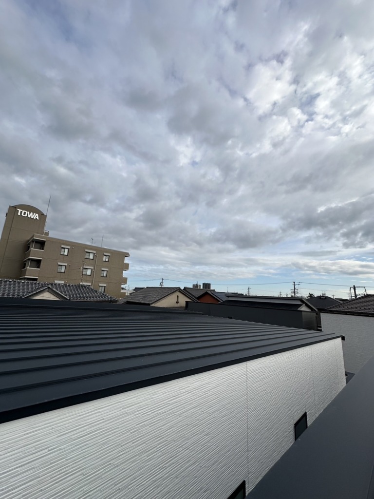 一宮市木曽川町黒田の光仕様の新築住宅でのユニコーンアンテナ工事