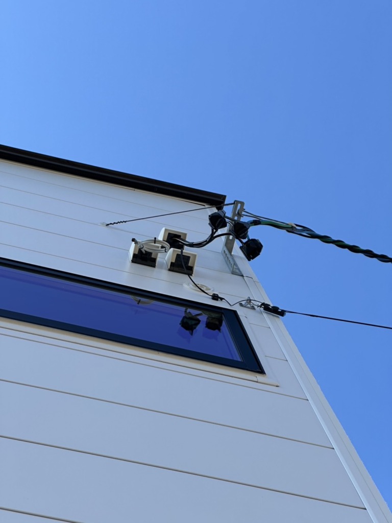 一宮市丹羽の新築にお洒落なデザインアンテナ壁面工事