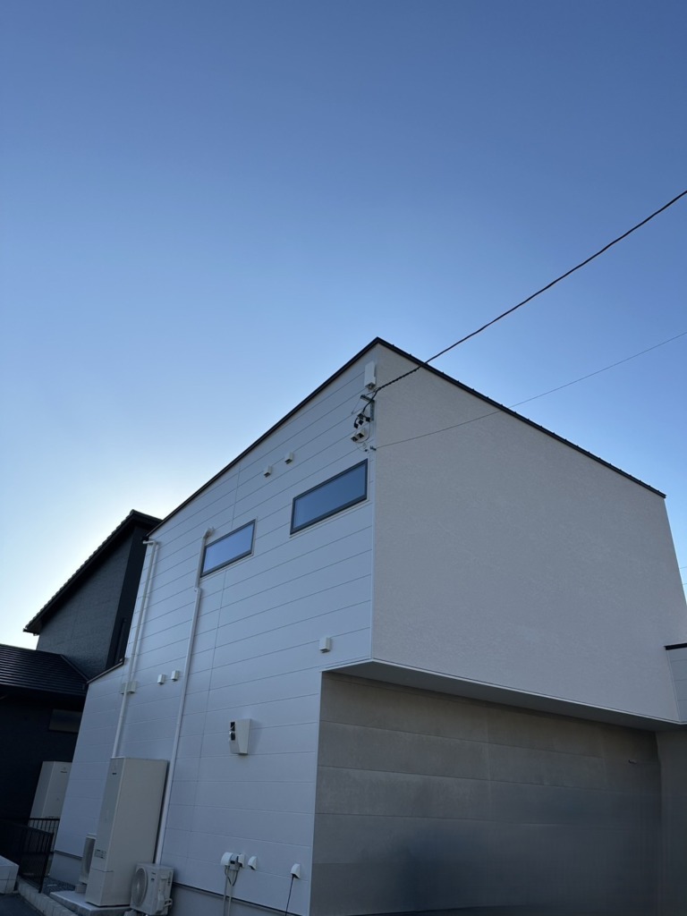 一宮市丹羽の新築にお洒落なデザインアンテナ壁面工事