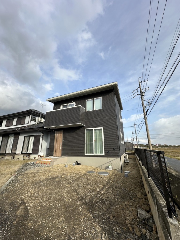 桑名市東金井のタイル外壁の新築に地上デジタル放送 屋根裏アンテナ工事