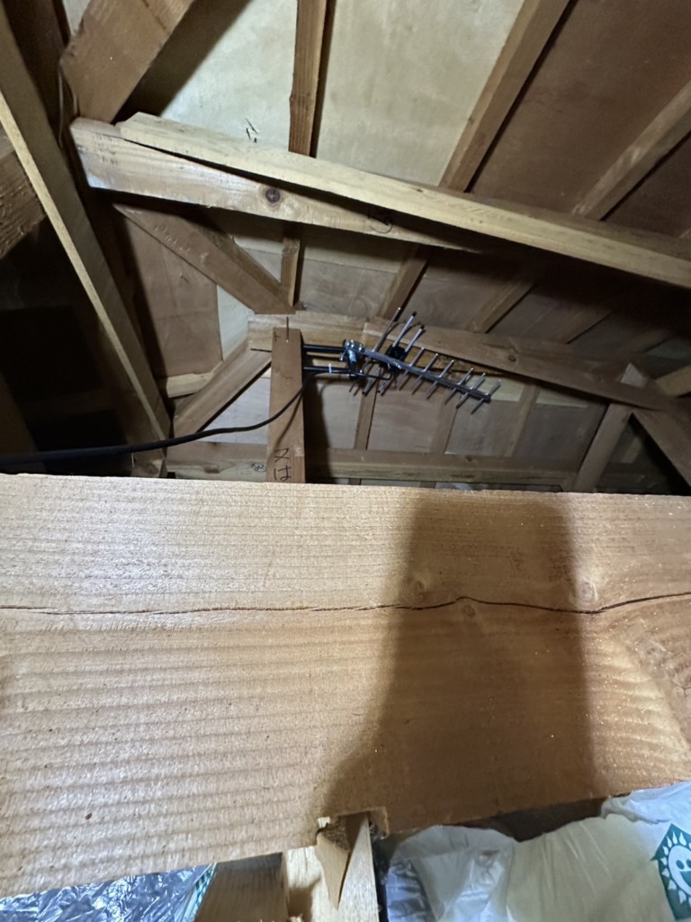 清須市清洲の既存住宅で災害に強い地デジ屋根裏アンテナ工事