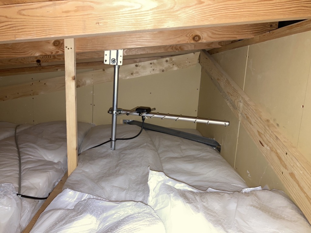 日進市赤池町のとても電波状況が良好な地域での屋根裏アンテナ工事