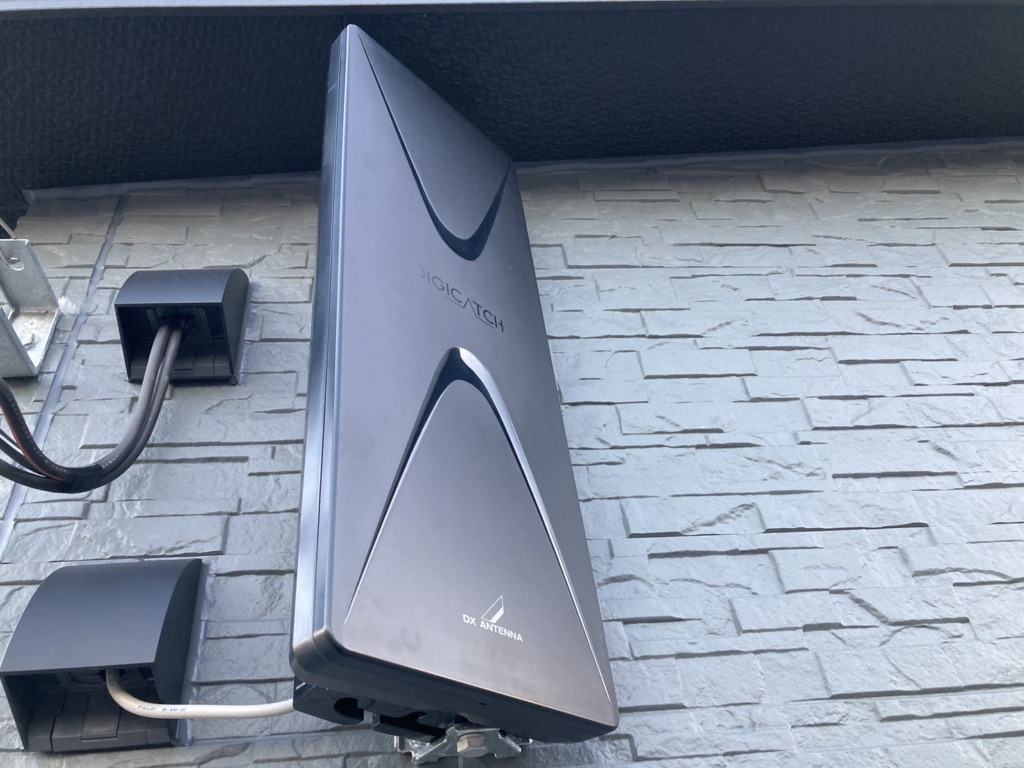 名古屋市中村区猪之越町の新築にお洒落なブラック仕様デザインアンテナ壁面工事