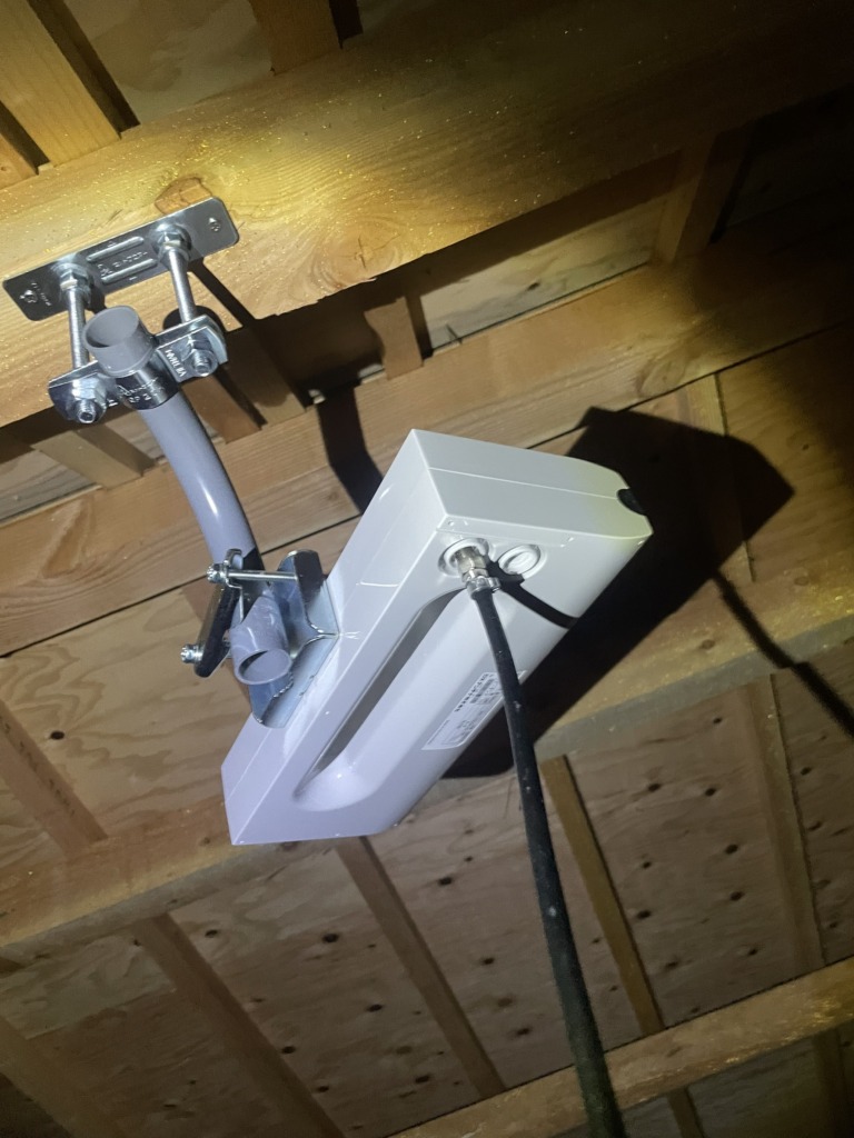 大津市千町の新築住宅に台風でも安心の地デジ屋根裏アンテナ工事