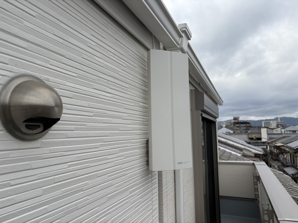 京都市中京区壬生下溝町の3階建て新築にお洒落なデザインアンテナ壁面工事
