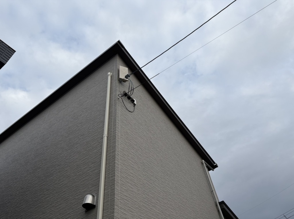 栗東市下鈎の新築にお洒落なデザインアンテナ壁面工事