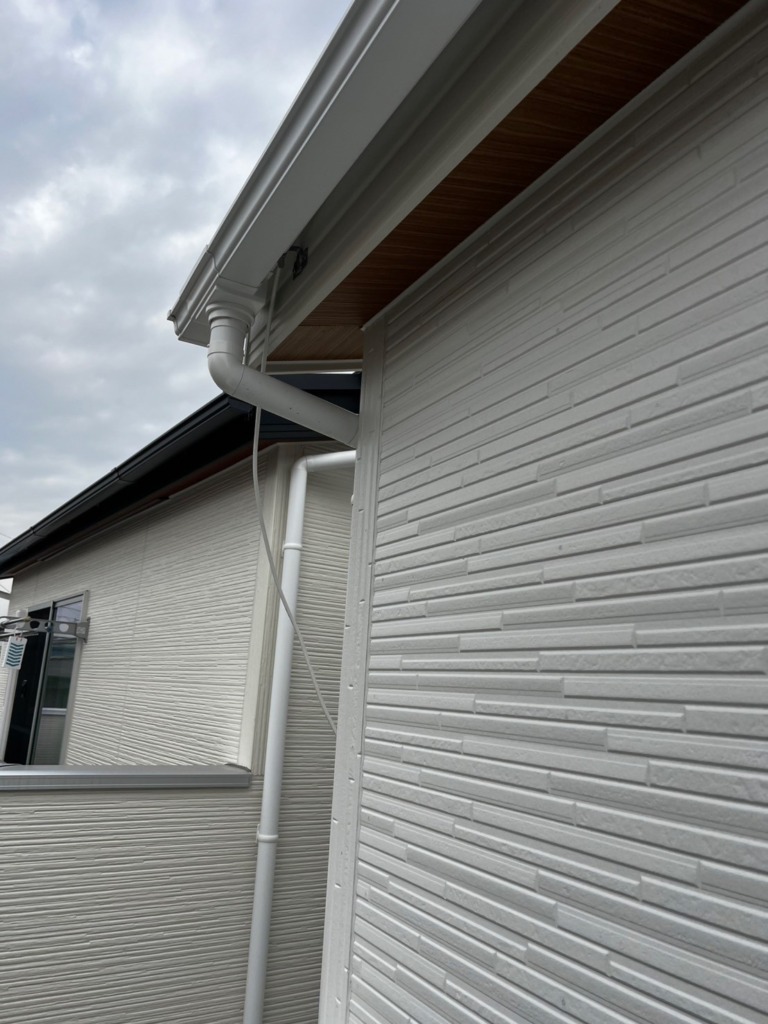 刈谷市重原本町の新築に4K8K放送対応BSと地上波デジタル放送デザインアンテナ壁面工事