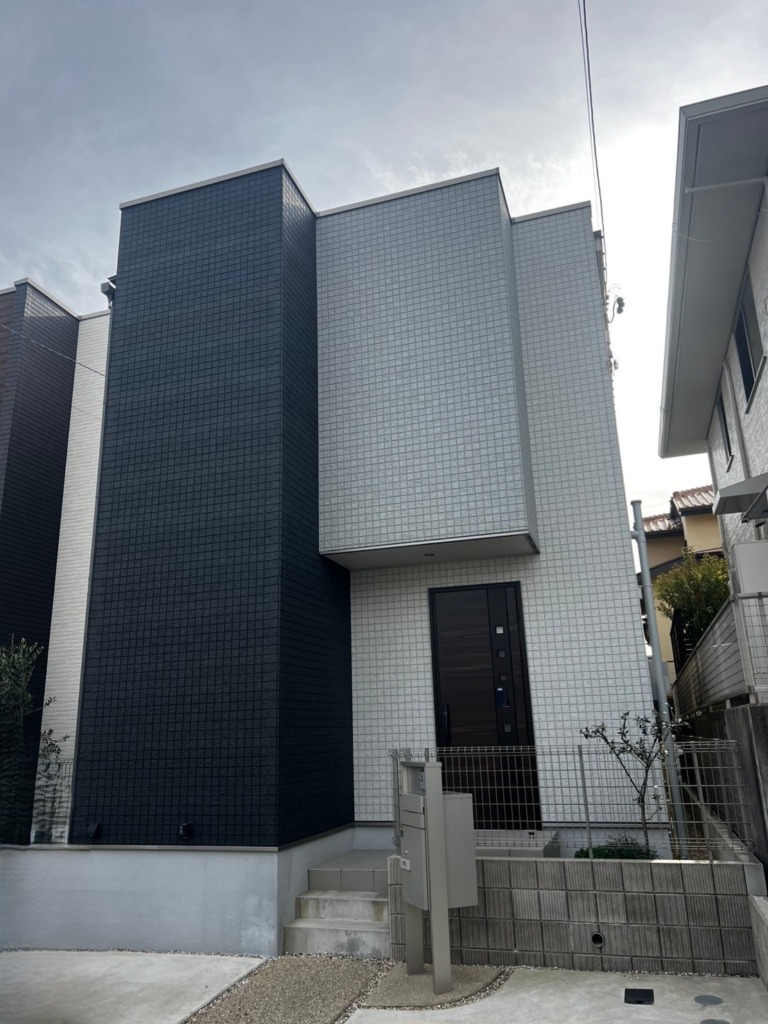 長久手市喜婦嶽の新築住宅で建物の外観が気にならない地デジ屋根裏アンテナ工事