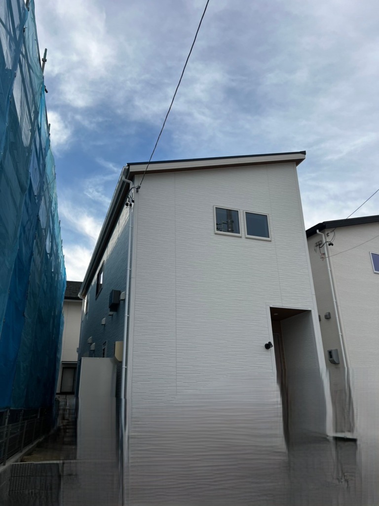 刈谷市重原本町の新築に4K8K放送対応BSと地上波デジタル放送デザインアンテナ壁面工事