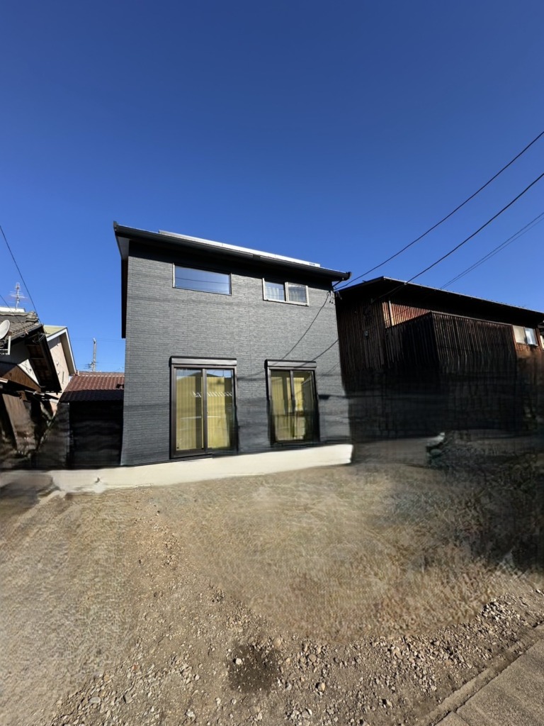 各務原市那加日吉町の電波が弱い新築にも地上波デジタル放送デザインアンテナ壁面工事