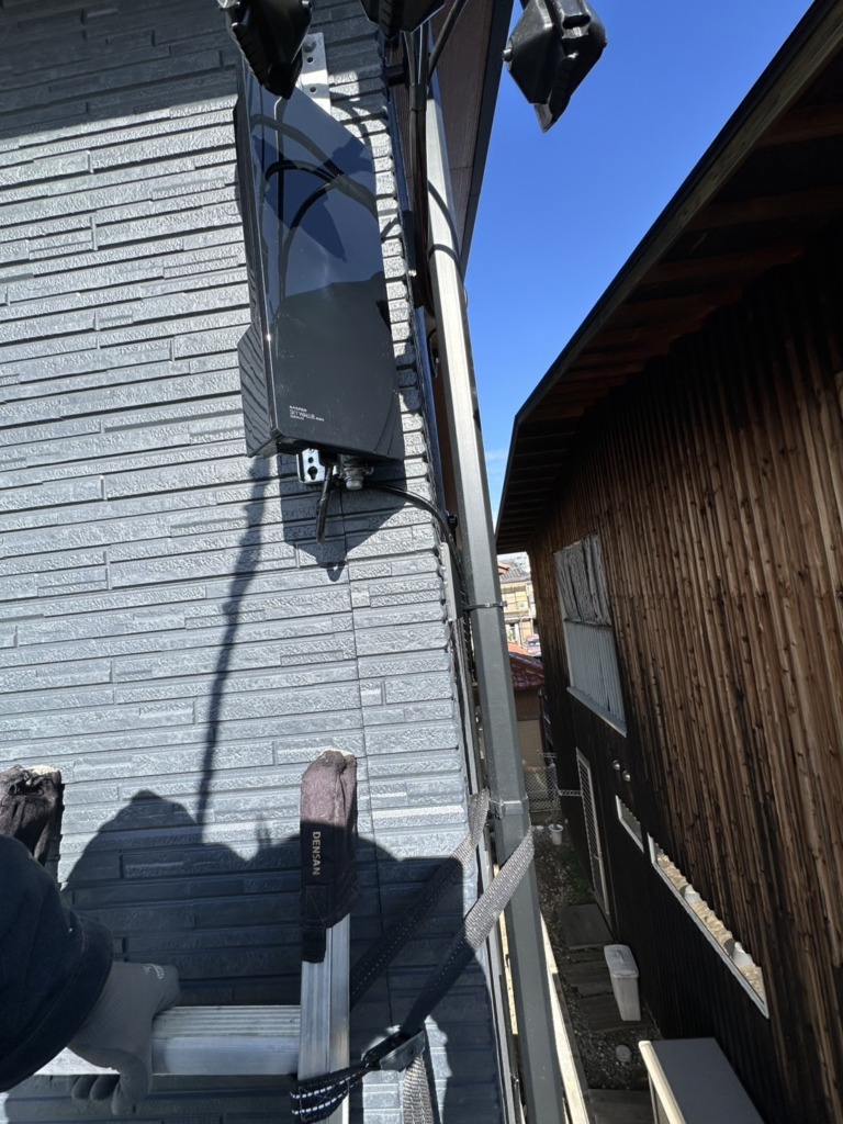 各務原市那加日吉町の電波が弱い新築にも地上波デジタル放送デザインアンテナ壁面工事