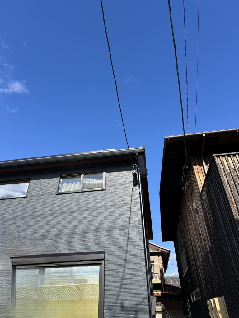 各務原市那加日吉町の電波が弱い新築にも地上波デジタル放送デザインアンテナ壁面工事