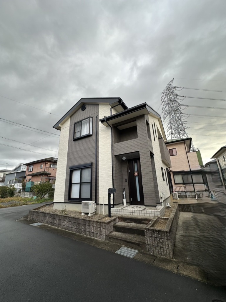 桑名市五反田の電波が弱い既存住宅での地上波屋根裏アンテナ工事