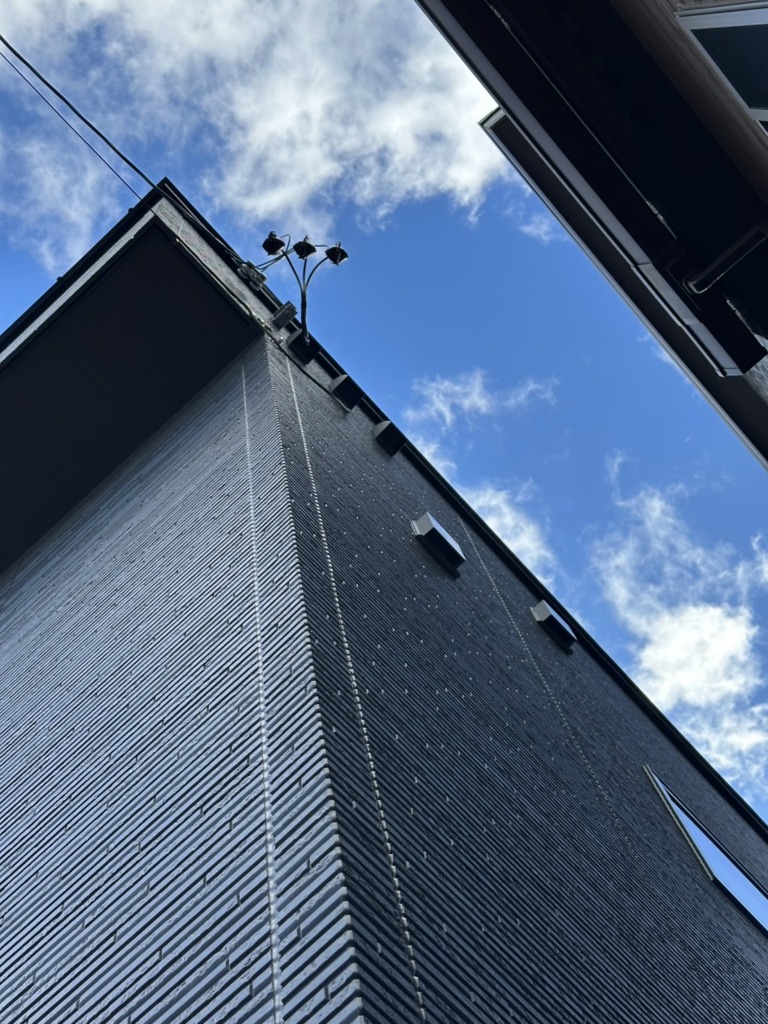 一宮市観音寺のアンテナ配線がない光仕様新築でのデザインアンテナ壁面工事