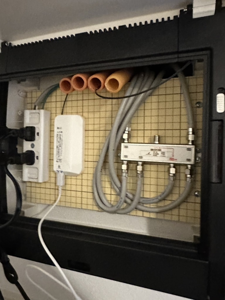 一宮市観音寺のアンテナ配線がない光仕様新築でのデザインアンテナ壁面工事