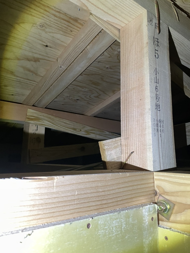 藤井寺市小山の新築に台風でも安心の屋根裏地デジアンテナ工事