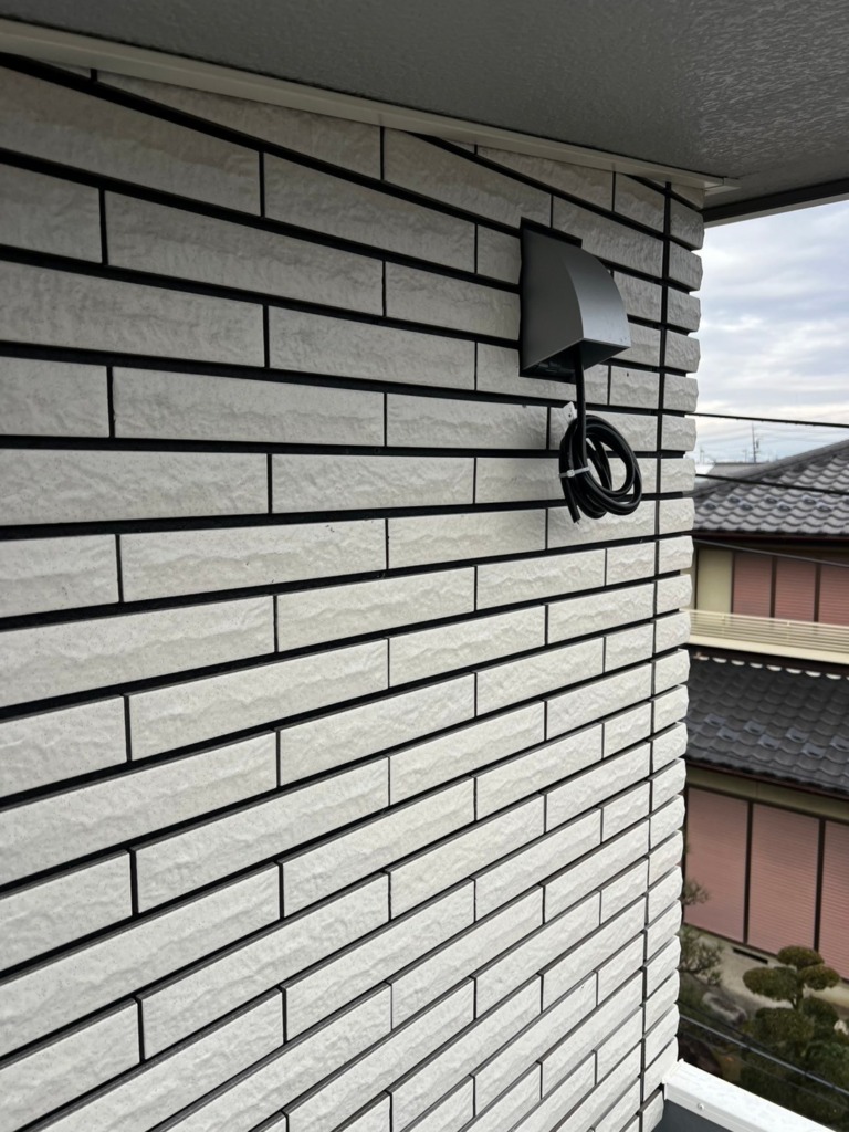 一宮市奥町のタイル外壁新築にデザインアンテナ壁面工事