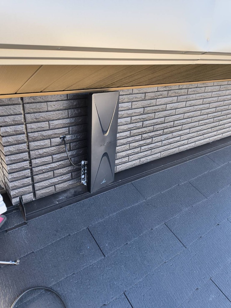 市原市山木のタイル外壁平屋新築にデザインアンテナ壁面工事