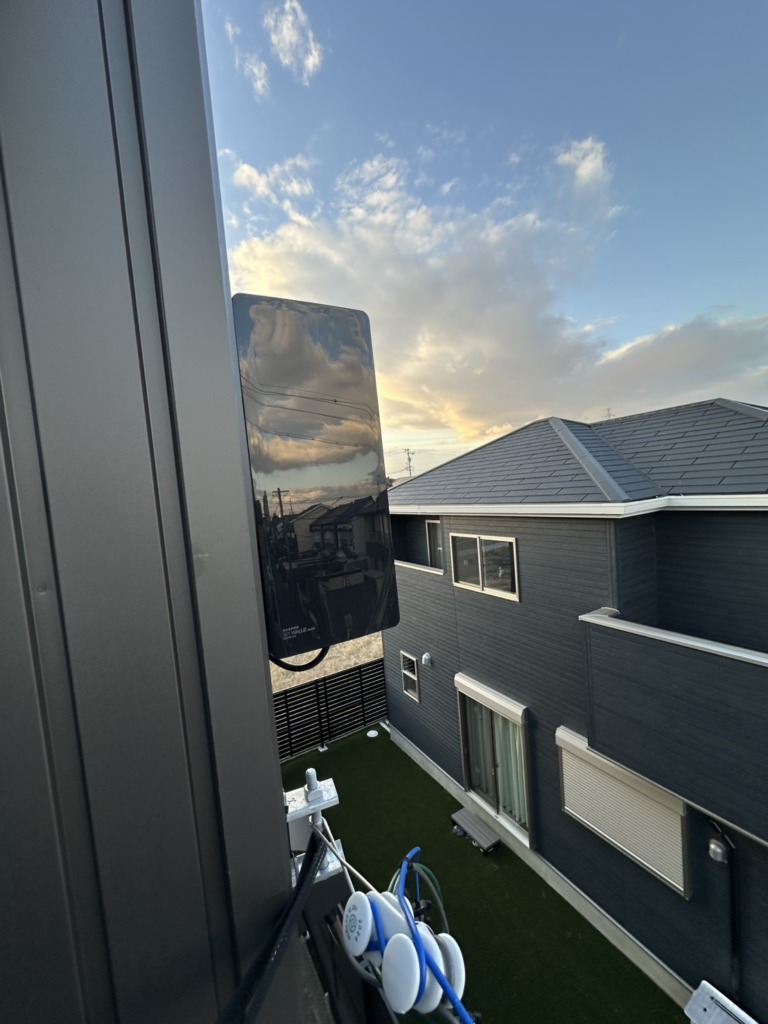 あま市七宝町鯰橋の光仕様のガルバリウム外壁新築にデザインアンテナ壁面工事