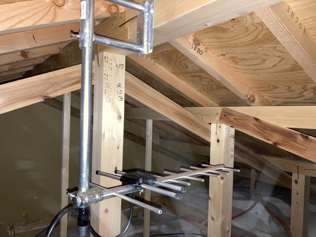 名古屋市北区辻町の新築に建物の外観が気にならない地上波デジタル放送屋根裏アンテナ工事