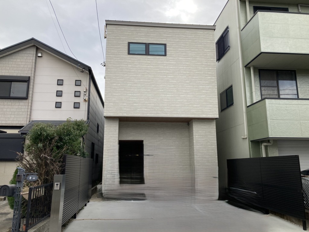 名古屋市中村区大秋町の光仕様新築でのデザインアンテナ壁面工事