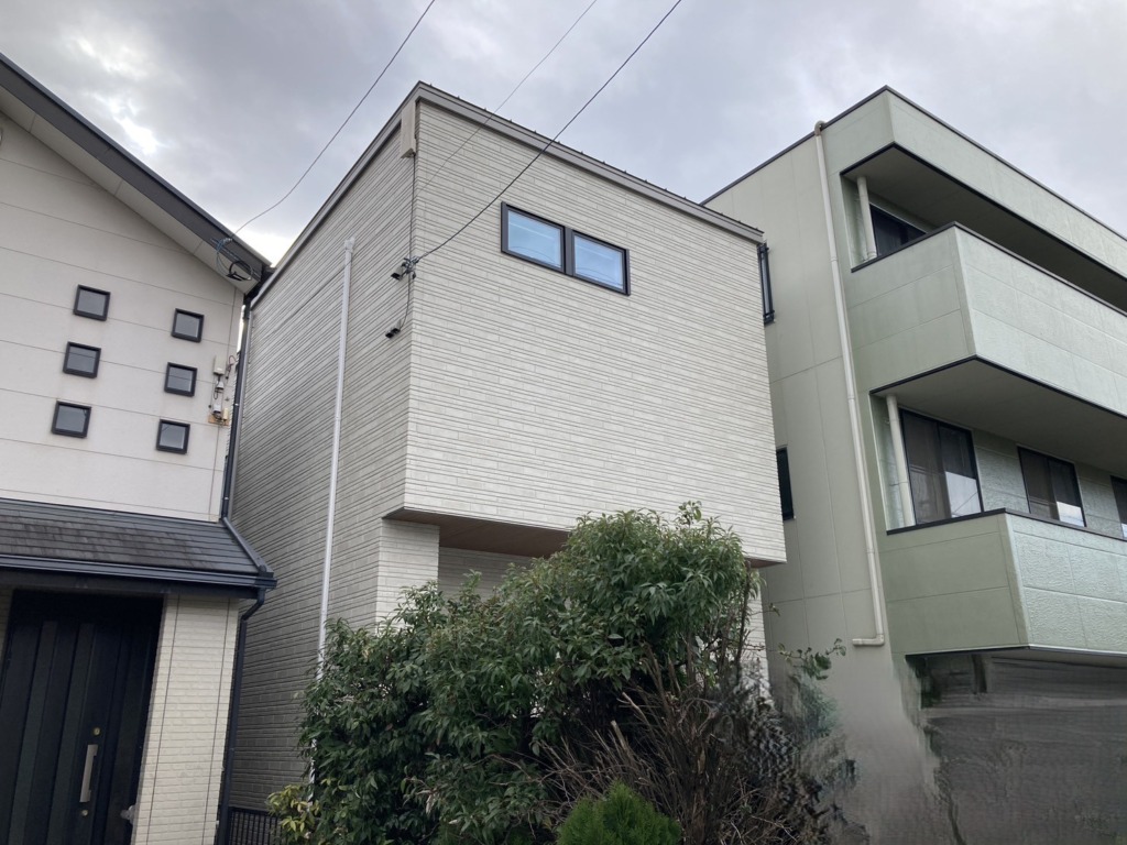 名古屋市中村区大秋町の光仕様新築でのデザインアンテナ壁面工事