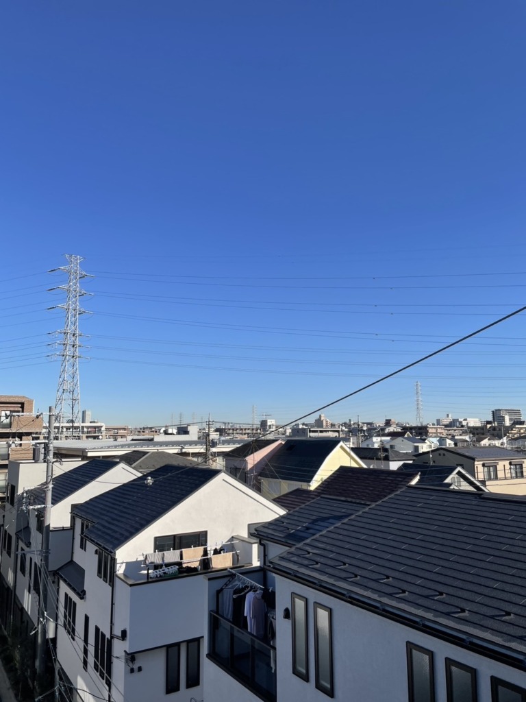 川崎市高津区千年の3階建て新築に4K8K放送対応BSと地上波デジタル放送デザインアンテナ工事