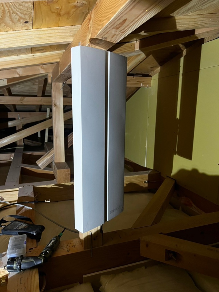 春日井市高山町の新築に建物の外観が気にならない、地上波デジタル放送屋根裏アンテナ工事