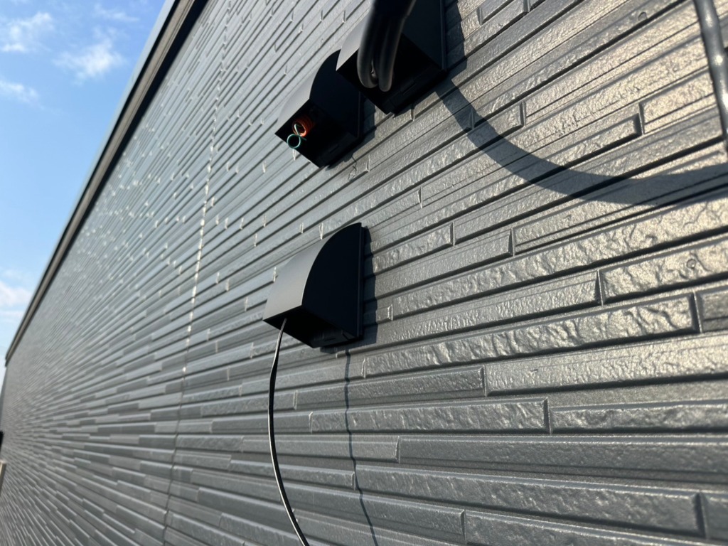 八尾市相生町の光仕様の小林住宅新築でのデザインアンテナ壁面工事