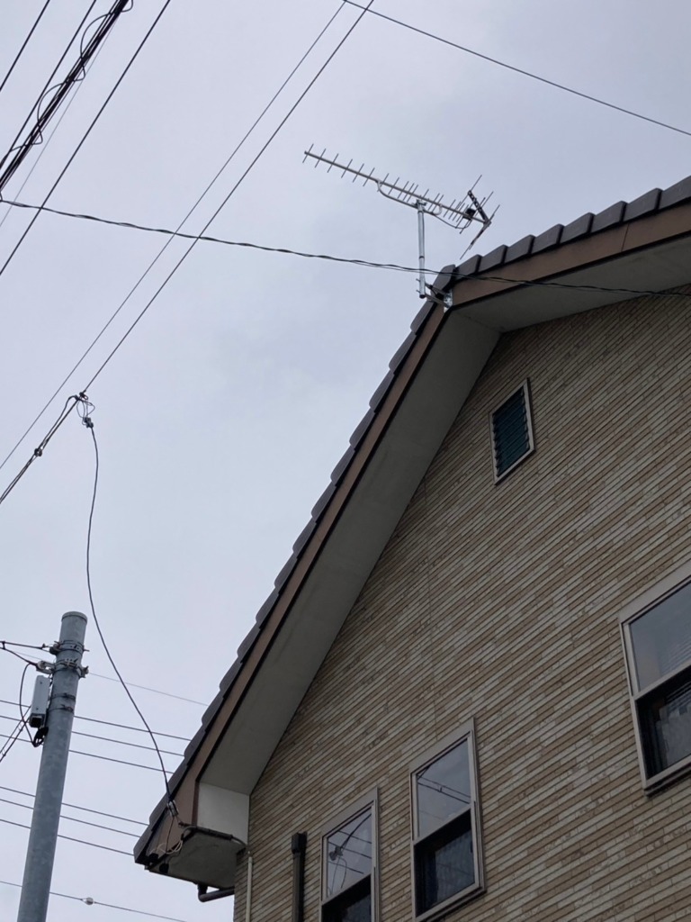 島田市東町の既存住宅でテレビ受信不良に伴うアンテナ交換工事