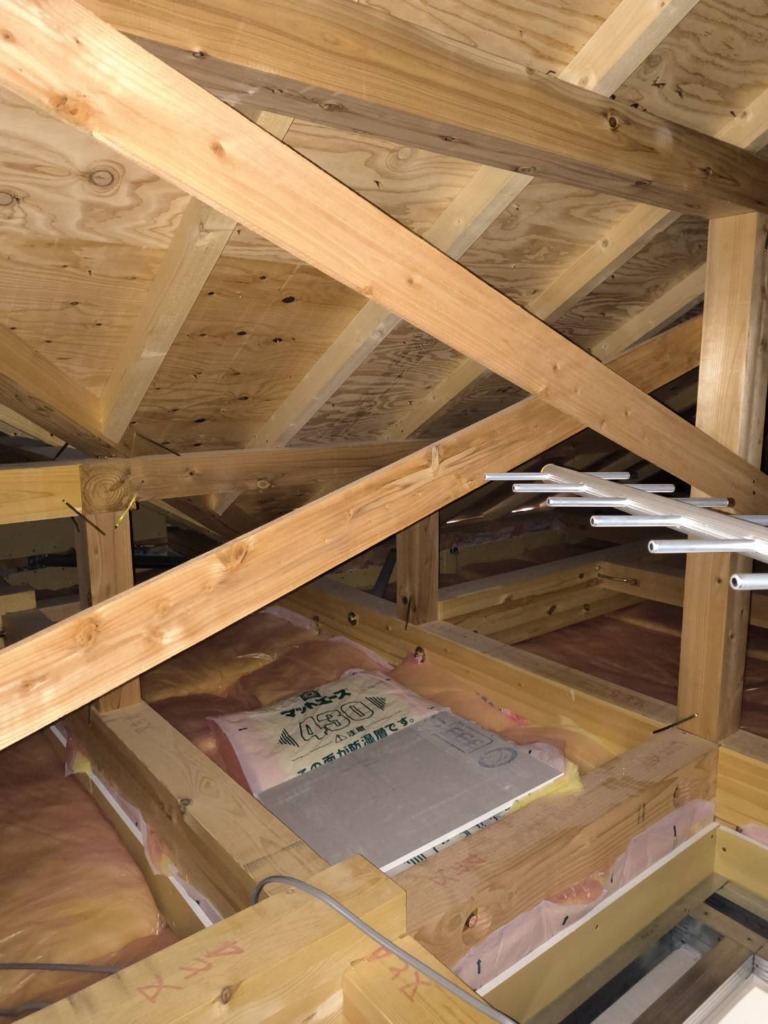 富士見市水子の旭ハウジング様新築に台風でも安心の地デジ屋根裏アンテナ工事