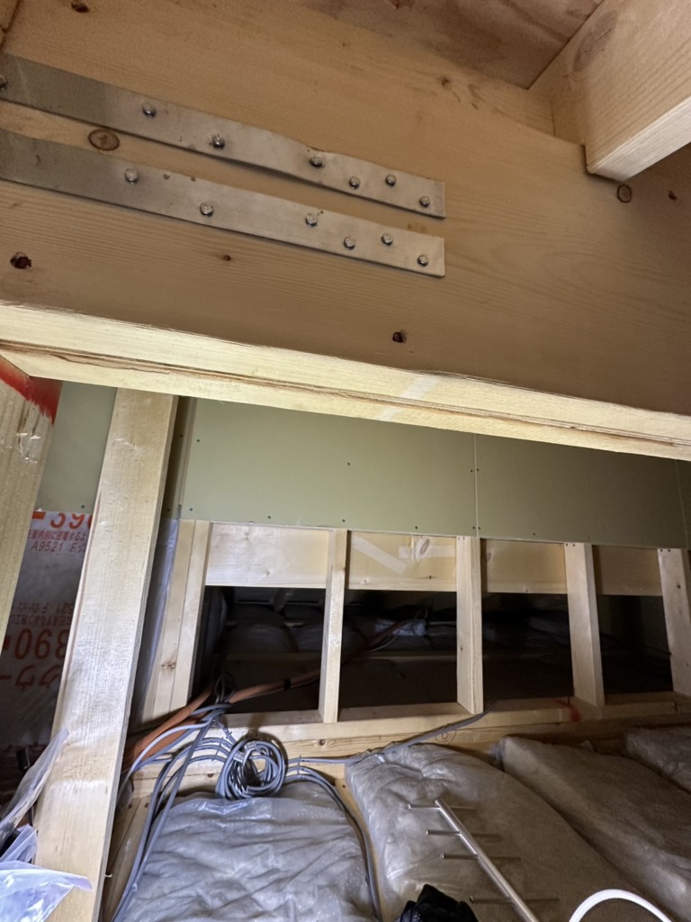 弥富市平島東のHESTA大倉様新築に建物の外観を気にする必要のない屋根裏アンテナ工事