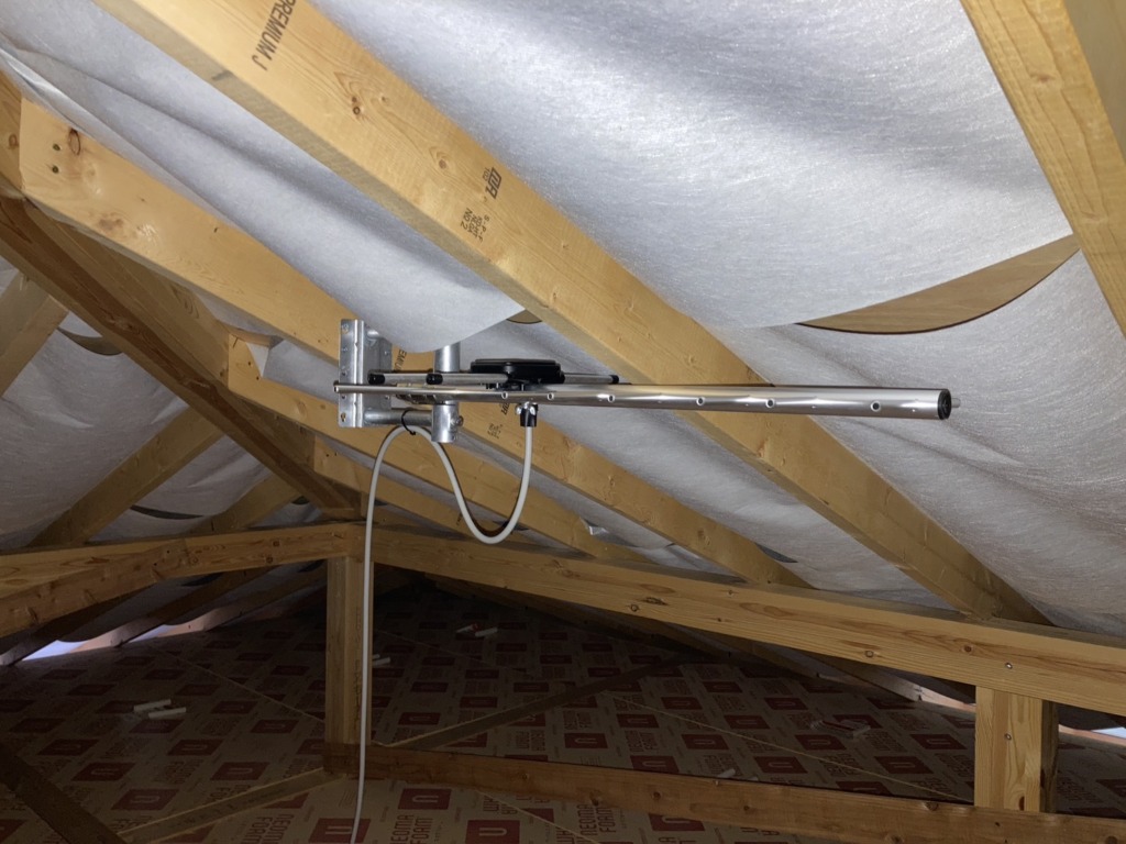 瀬戸市共栄通のアイフルホーム既存住宅で光テレビから屋根裏アンテナへの切り替え工事