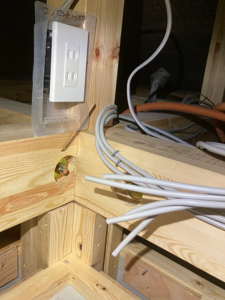 浜松市中央区三島町の幸和ハウジング様新築　災害に強い屋根裏アンテナ工事