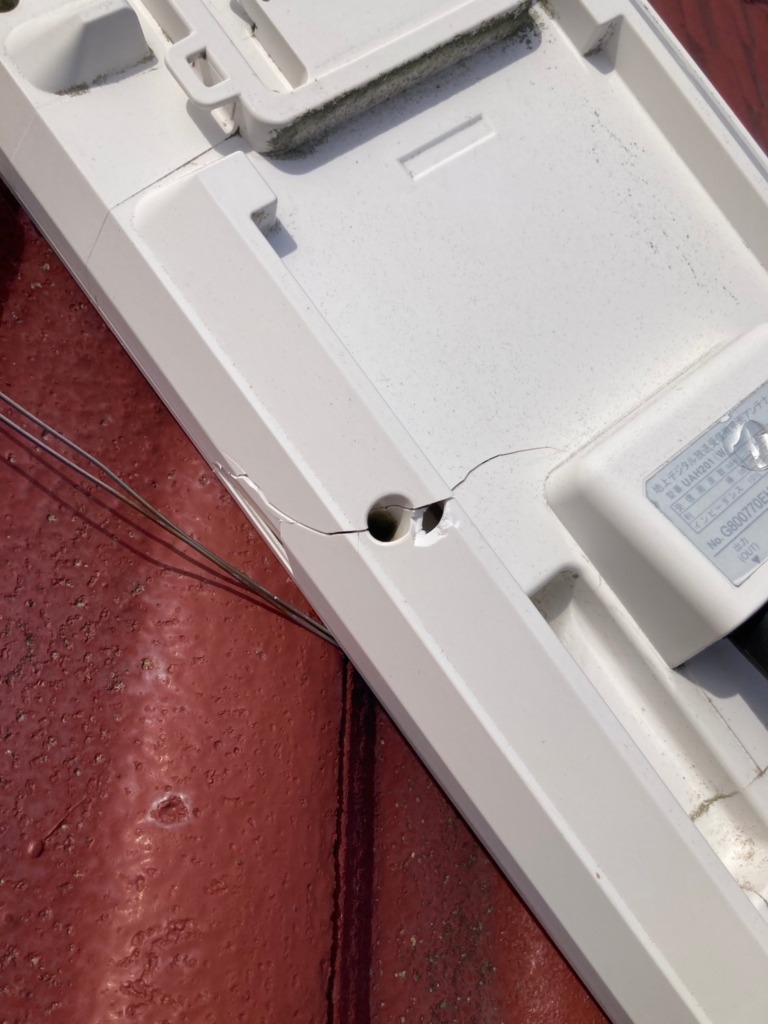 浜松市浜名区善地の既存住宅てアンテナ倒壊による屋根裏アンテナ交換工事