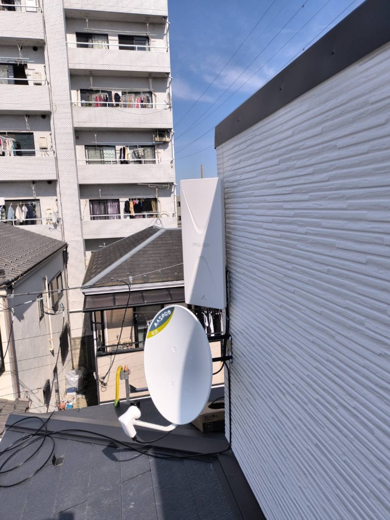 江戸川区西小岩のオープンハウス様新築　BSと地上波の壁面テレビアンテナ工事