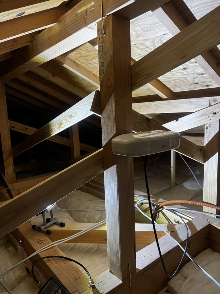 稲沢市小池のエサキホーム様新築　外から見えない屋根裏地デジアンテナ工事