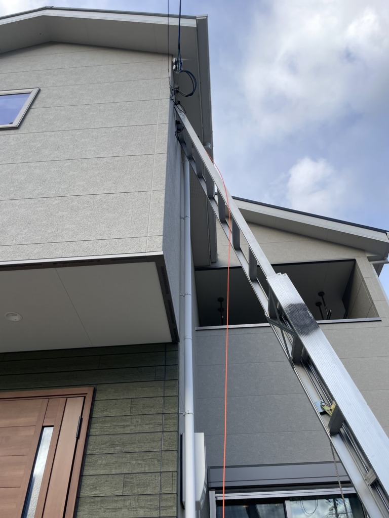 大津市比叡辻の敷島住宅様新築　2K4K8K対応BSと地デジ屋根裏アンテナ工事