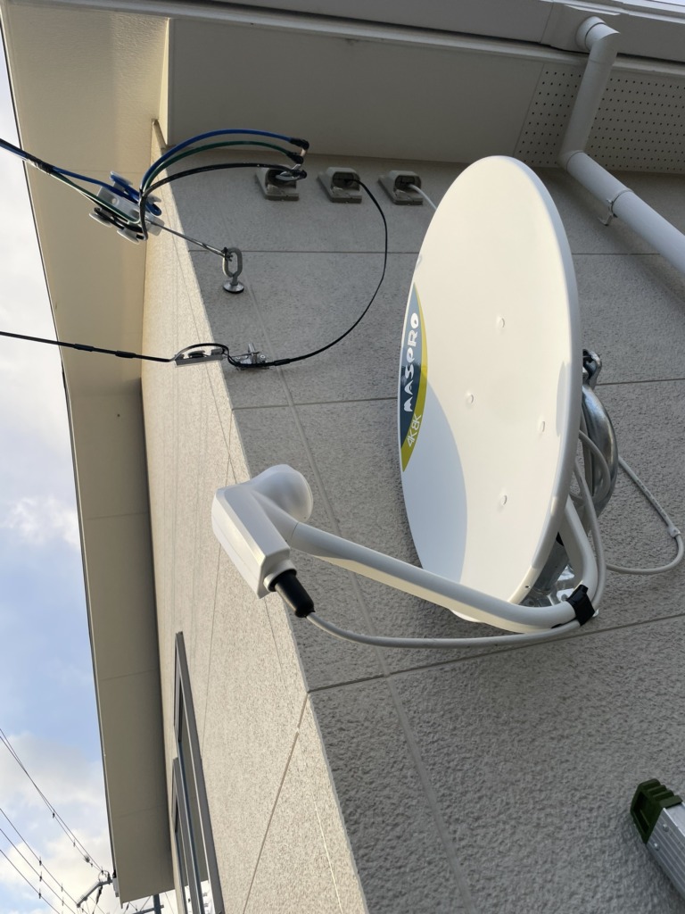 大津市比叡辻の敷島住宅様新築　2K4K8K対応BSと地デジ屋根裏アンテナ工事