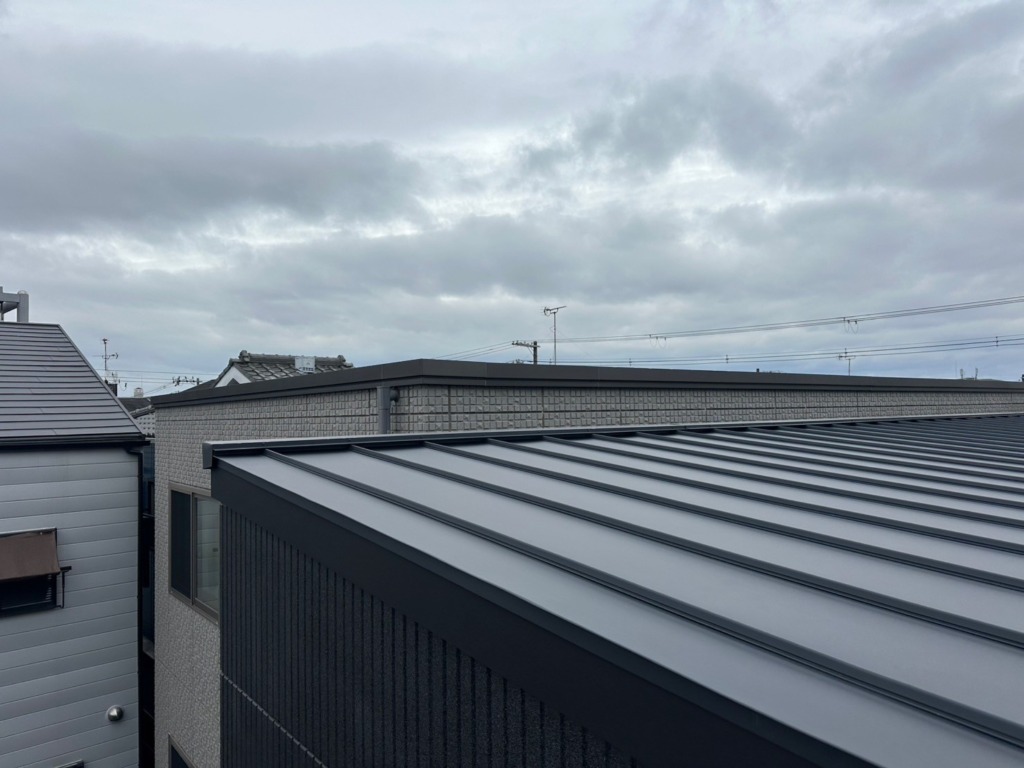 守口市滝井元町の近畿不動産様3階建て新築 スタイリッシュなユニコーンアンテナ工事