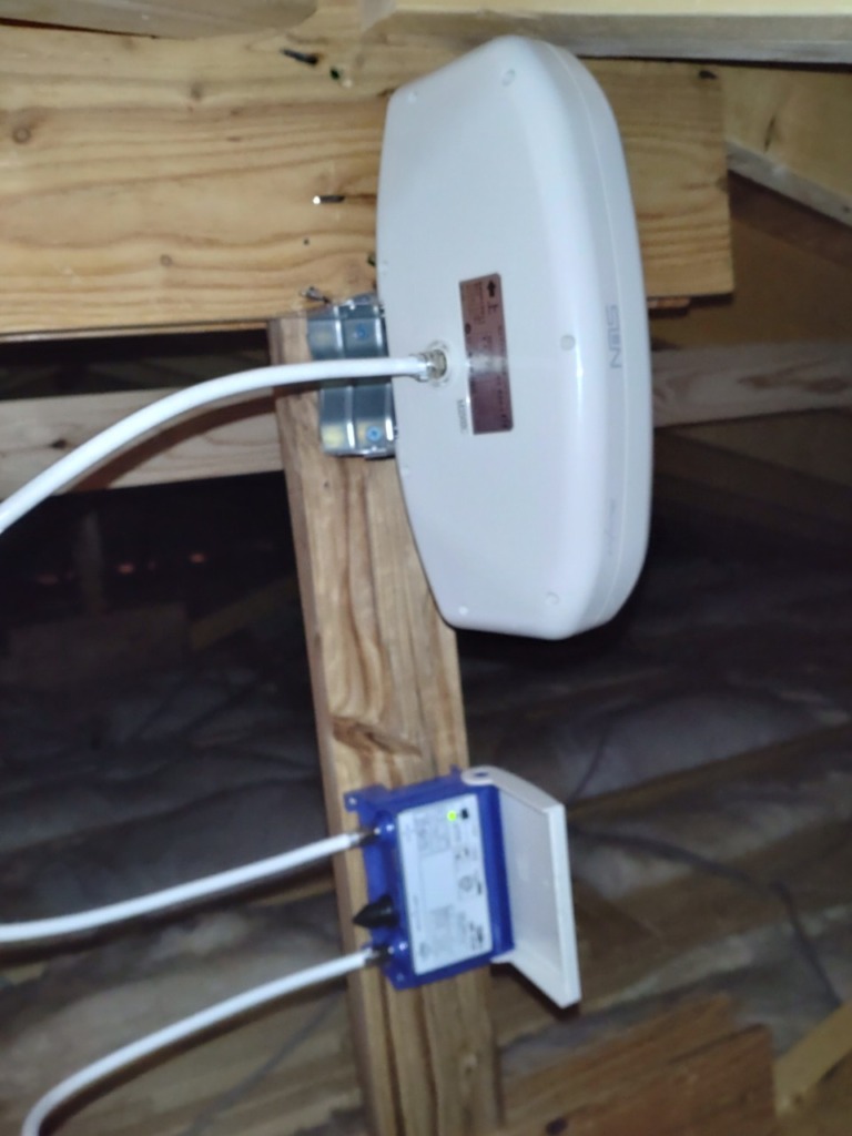 蒲郡市水竹町のパシフィックホーム様新築　厳しい電波状況下でも屋根裏アンテナ工事を実現