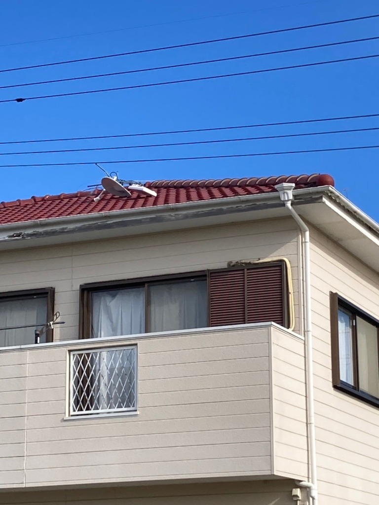 浜松市浜名区善地の既存住宅てアンテナ倒壊による屋根裏アンテナ交換工事