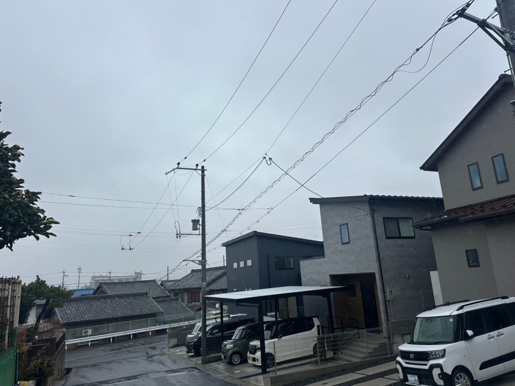 湖南市石部中央の敷島住宅様新築 建物の外観が気にならない地上波デジタル放送屋根裏アンテナ工事