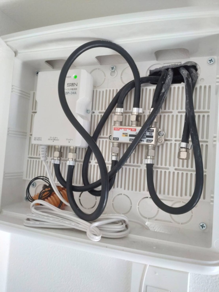 名古屋市昭和区長戸町のオープンハウス様　アンテナ配線がない屋根裏での地上波デジタル放送工事